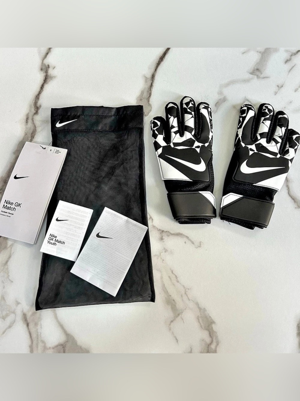 NIKE Football 🏈 And ⚽️ Soccer GK Match Gloves Black & White NWT